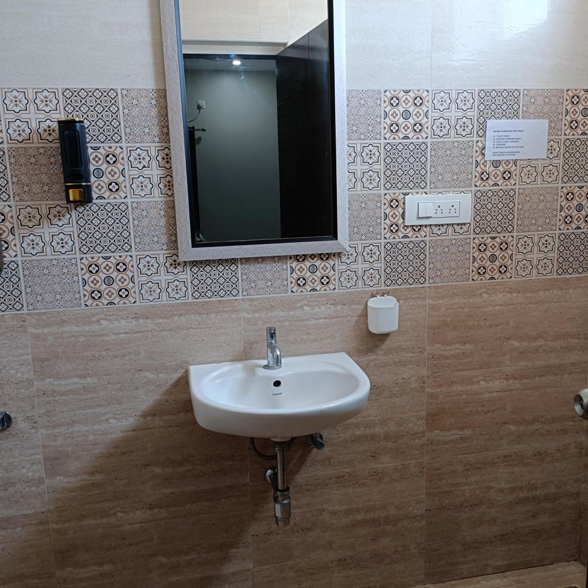 Sukrithi Premium Serviced Apartment - F2 Ченай Екстериор снимка